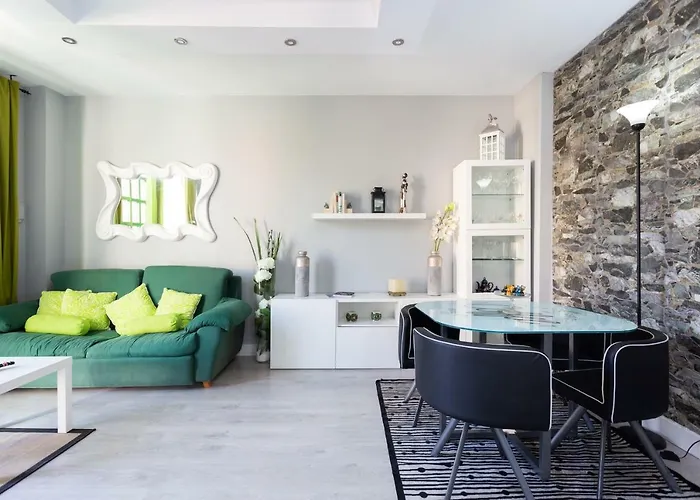 Home2Book Stunning Sea Front House