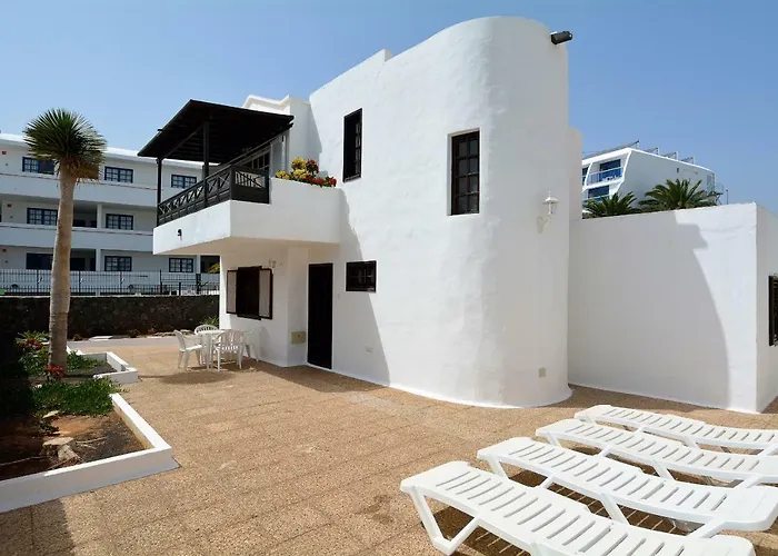 3Br Beach House - Solarium & Shower Terrace