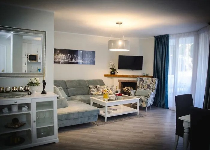 Luxury 2-Bed Apartment With Big Terrace In Aparthotel With Outdoor Pools In Calahonda
