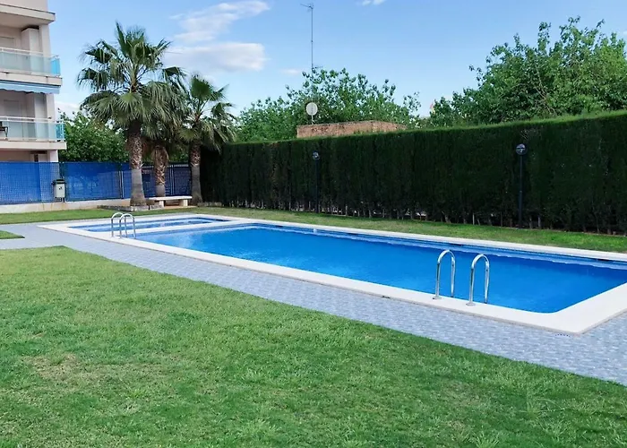 Luminoso apartamento con piscina en Playa Morro de Gos