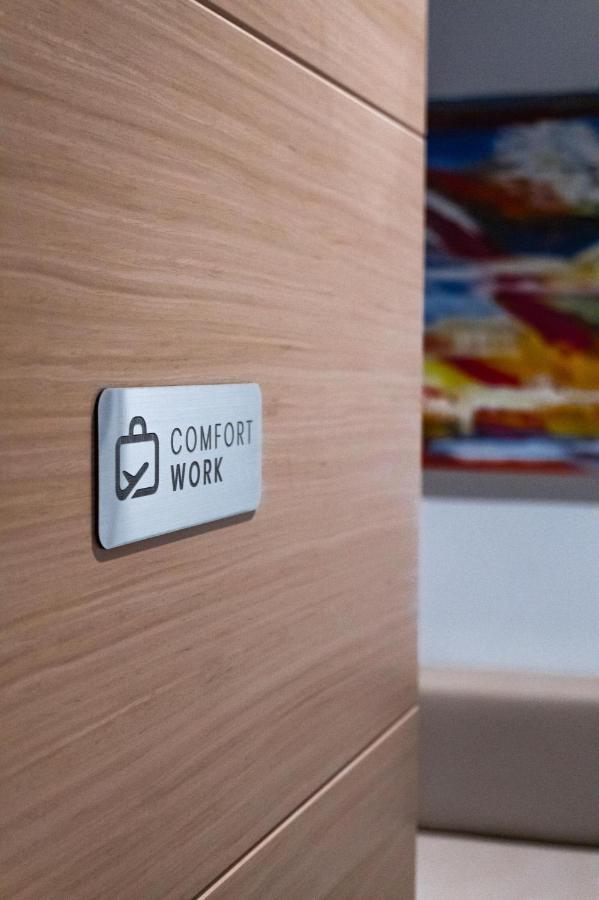 Comfortwork Barcelona Airport 24h Auto-check In Pensión El Prat de Llobregat