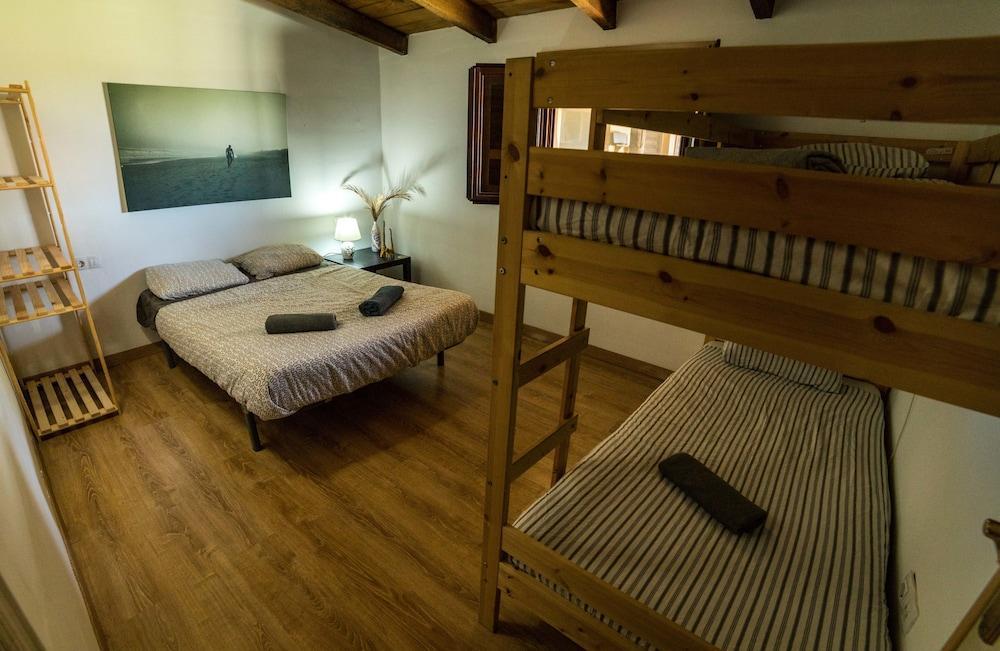 Surf House Hostel Callao Salvaje