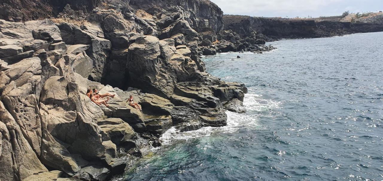 Adventure House Tenerife Hostal