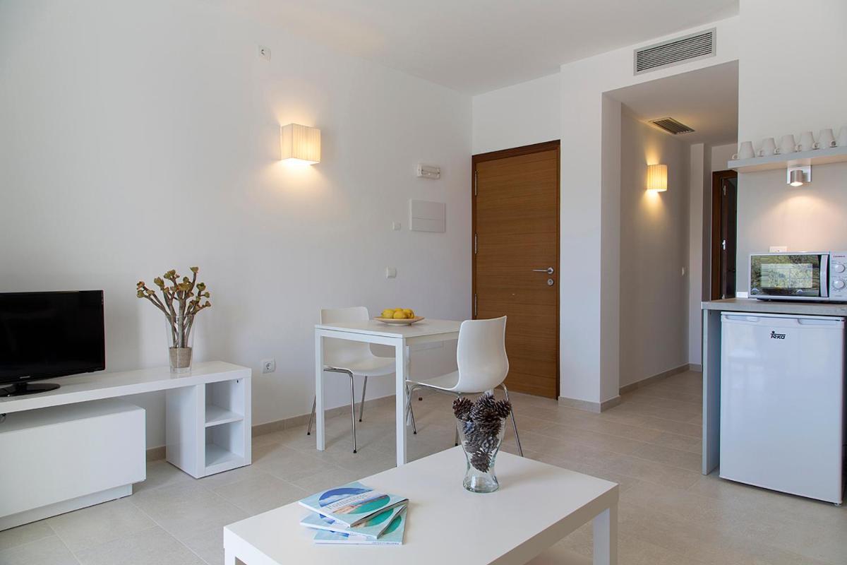 Apartamentos Proa - Emar Hotels Only Adults Apartment