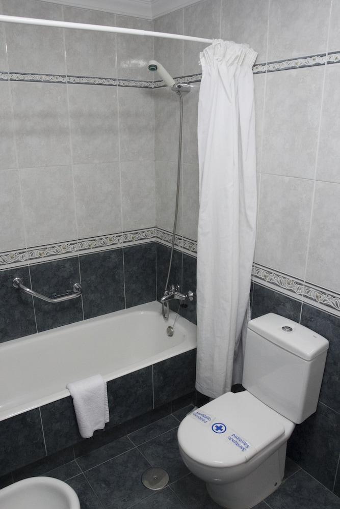 Hotel De Laredo 3*