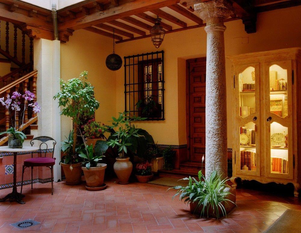 Almunia De San Miguel Aparthotel Toledo