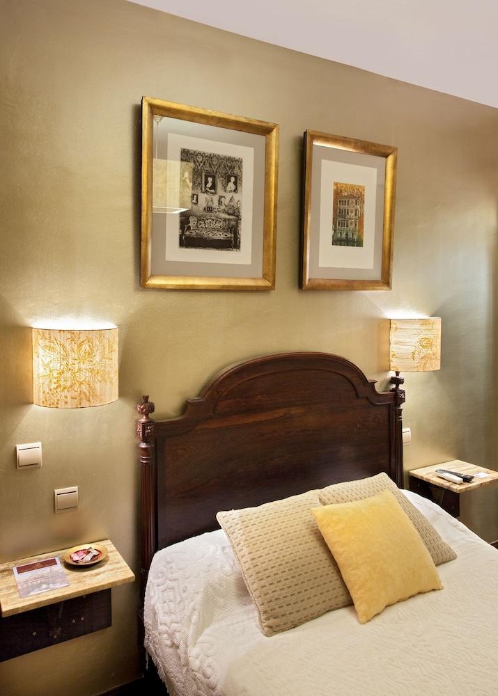 Aparthotel Almunia De San Miguel