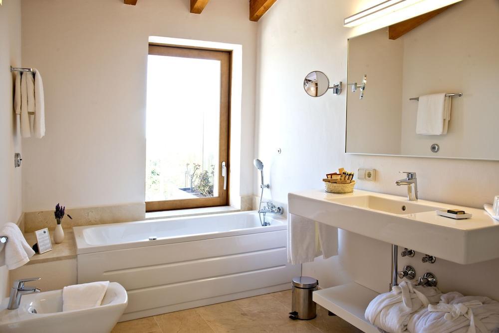 Cases De Son Barbassa & Restaurant Hotel 4*