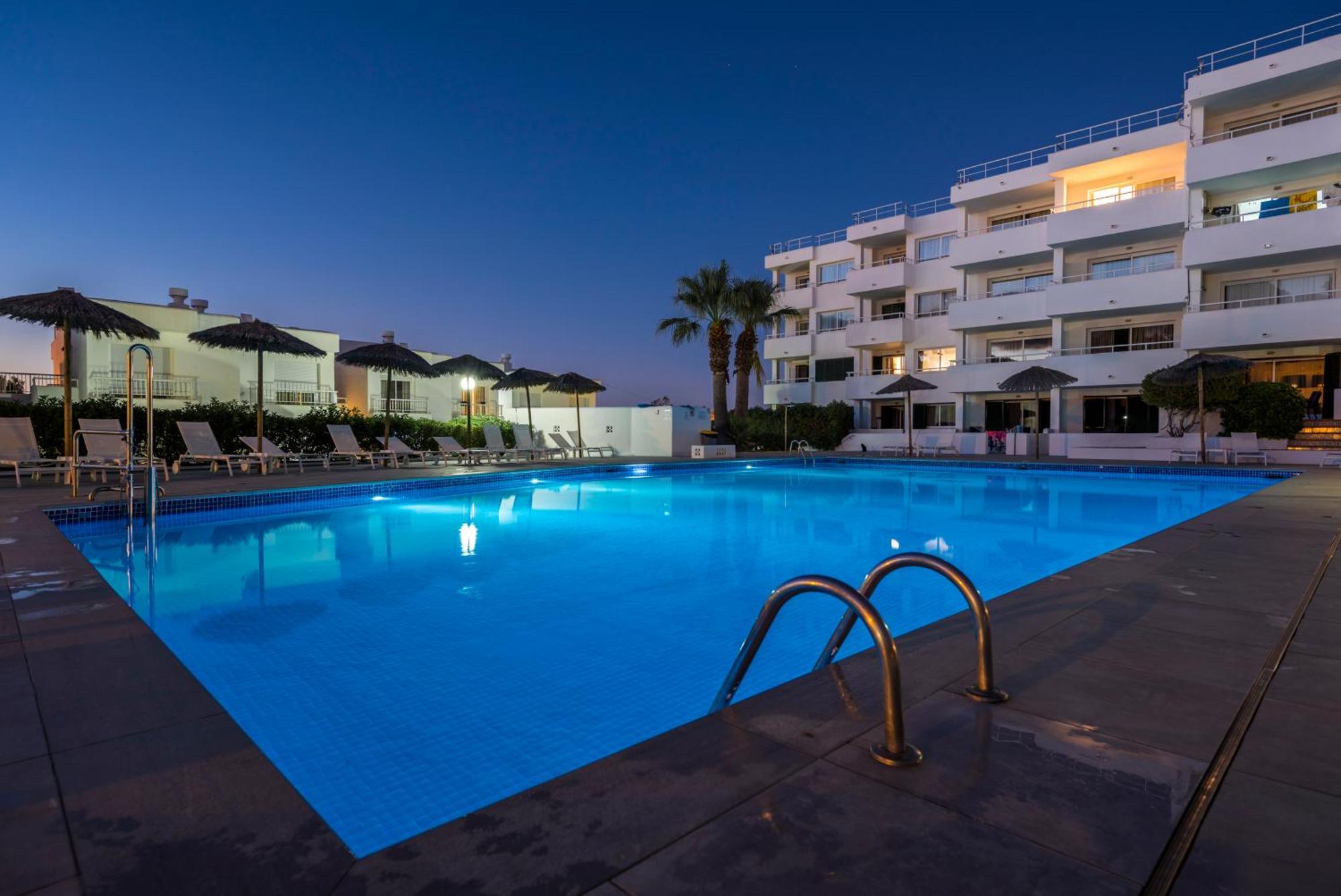 Apartahotel Camelina 3*