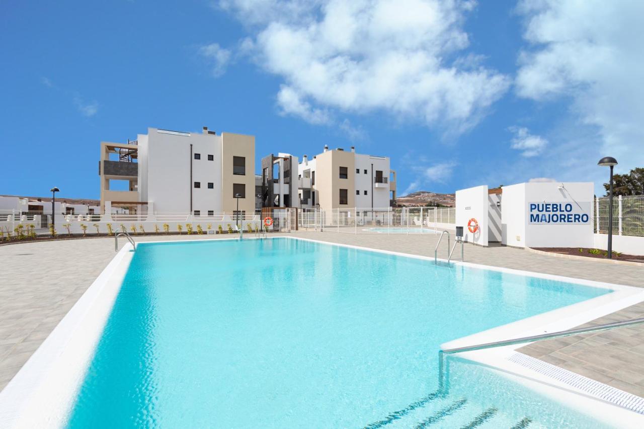 Homeforguest Flat With Large Terrace In Modern Residential Complex With Swimming Pool Apartment *