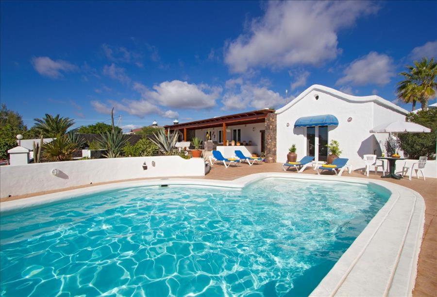Dos Piedras Puerto Del Carmen Lanzarote Villa Tías