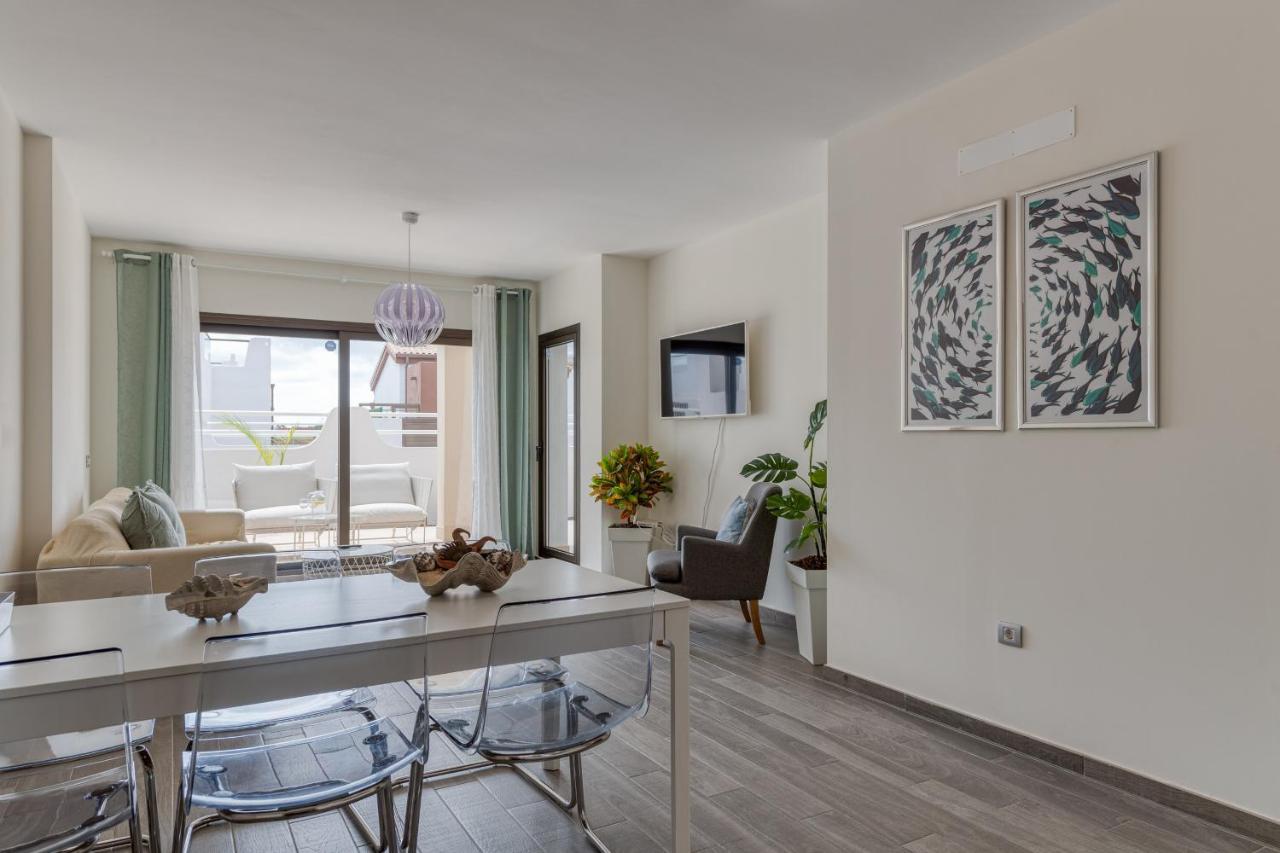 Apartment Homeforguest Flat With Large Terrace In Modern Residential Complex With Swimming Pool *