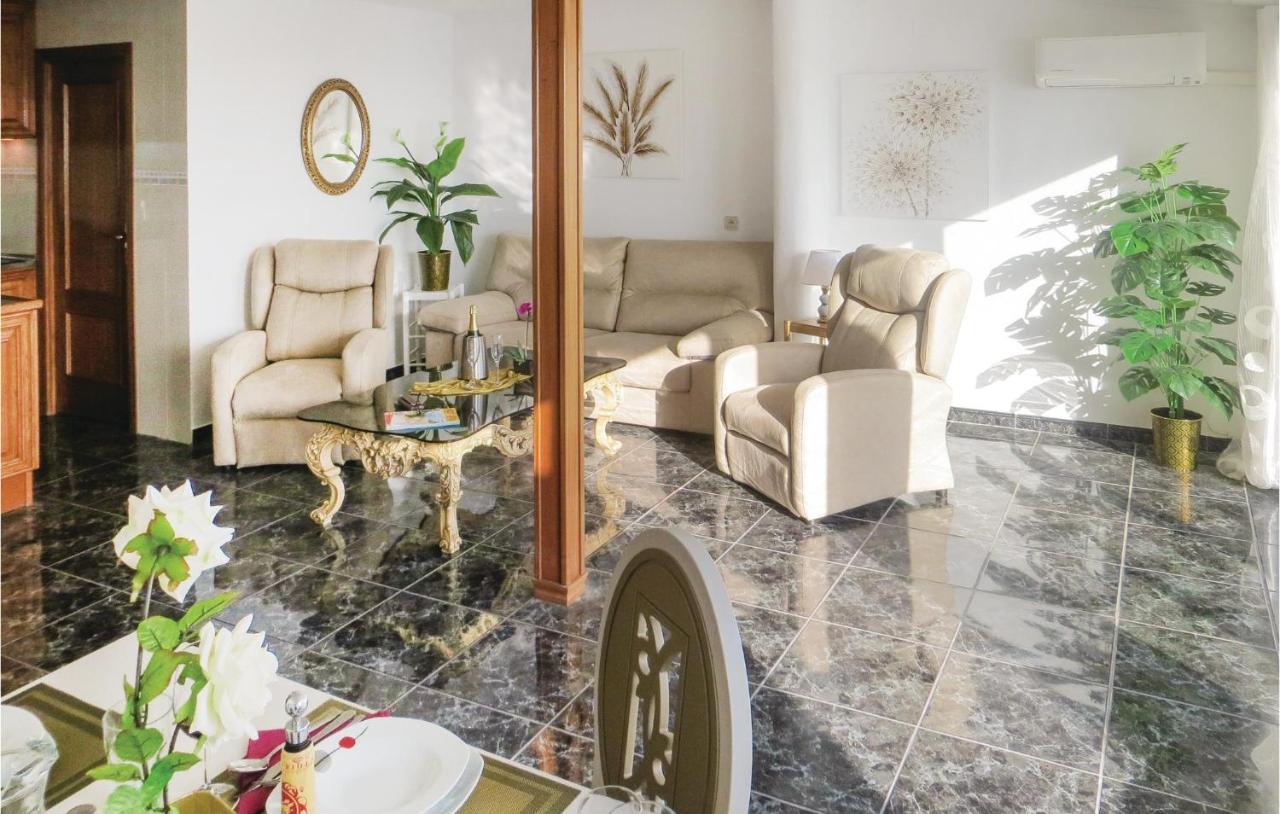 Apartment 2 Bedroom Stunning In