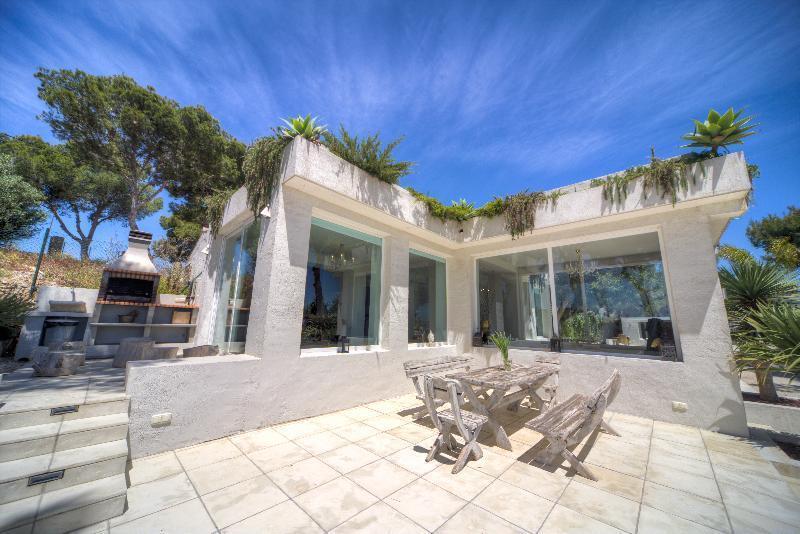 Mimar L Villa