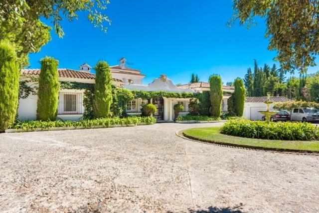 Villa Peace & Tranquility, Sotogrande, Spain (adults Only)