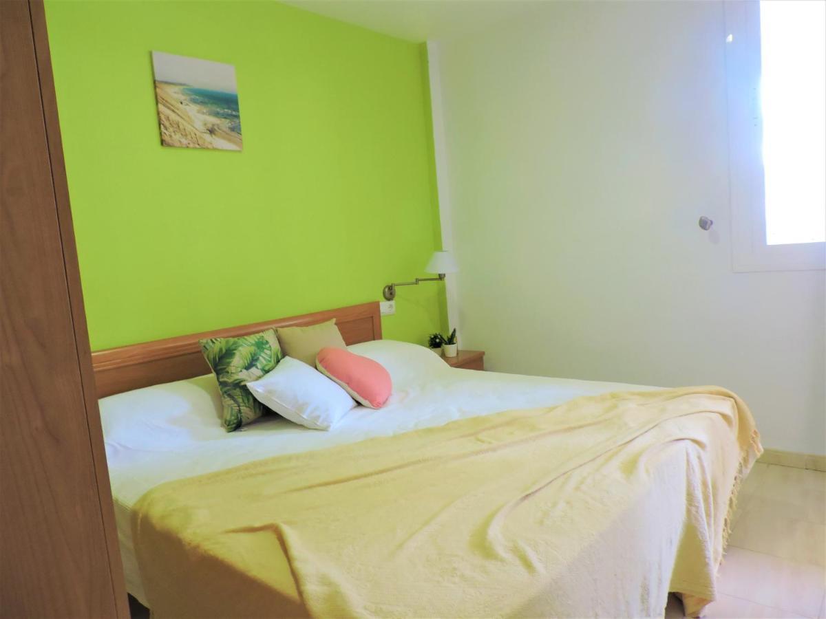 Apartamento Inma Mayor En Primera Línea De Playa, Con Parking Y Piscina *