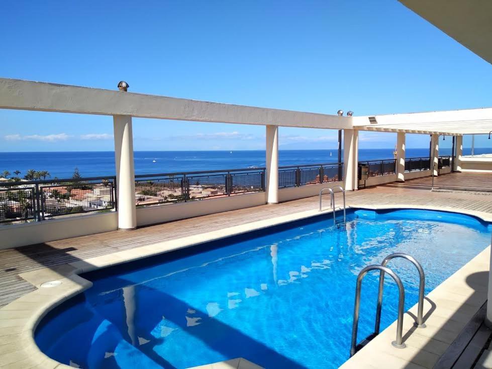Ocean View Elegant Magic Palm-mar