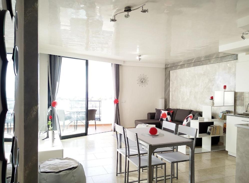 Ocean View Elegant Magic Apartment