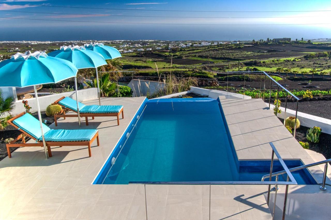 Infinity: Panoramic Sea Views & Private Heated Pool Tias