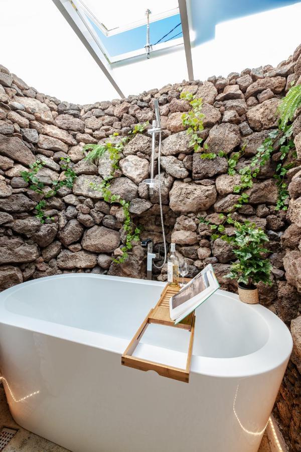 Villa Infinity: Panoramic Sea Views & Private Heated Pool *