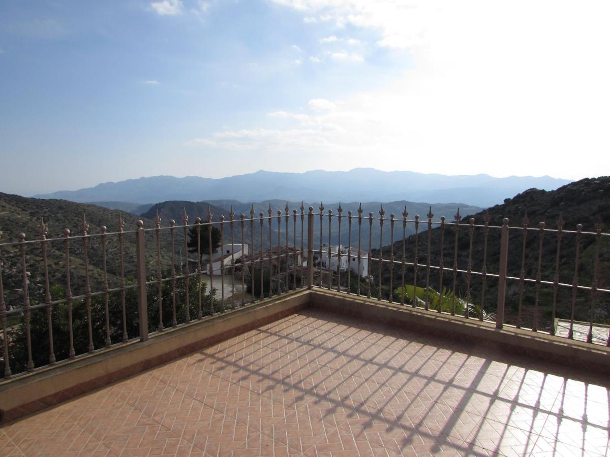 Villa Albarico Retreat Bedar