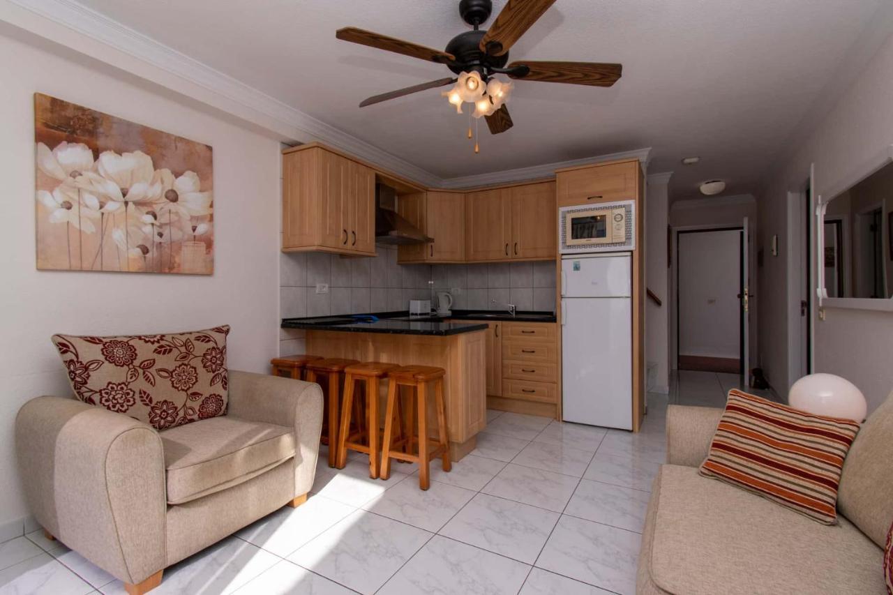Los Diamantes 2 Bed * Los Cristianos (Tenerife)