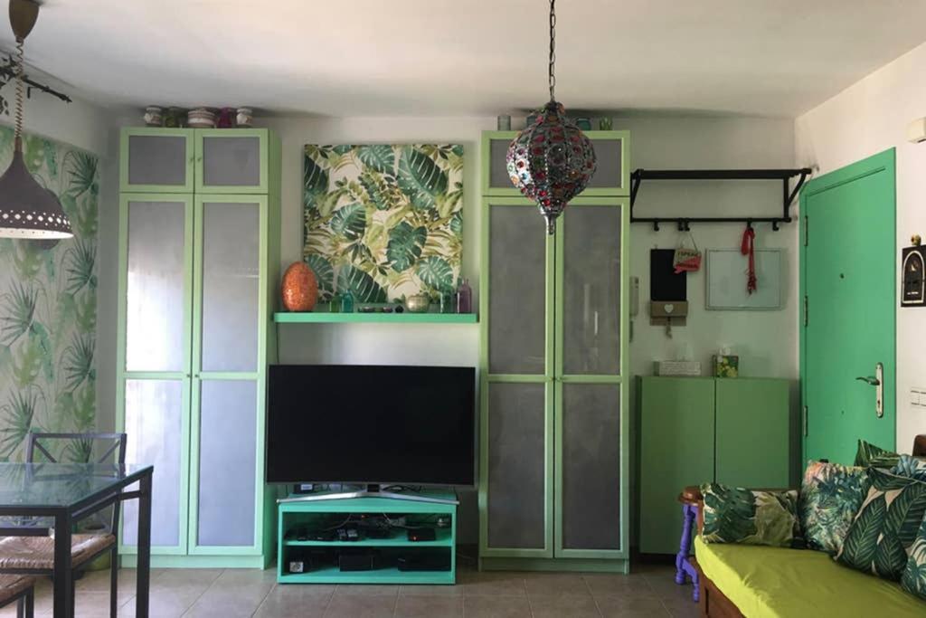 One Bedroom Penthouse Apartment *