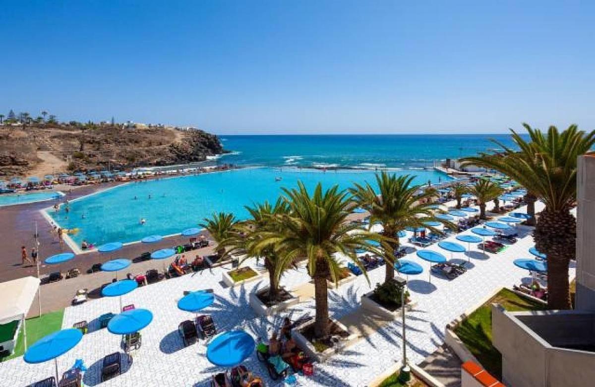 Beach-front Tenerife Sth Sea And Pool View