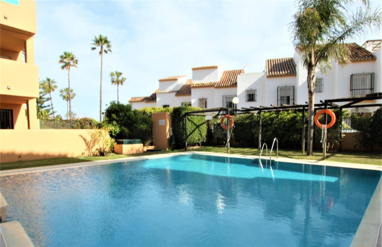 Beachfront La Jacaranda Apartamento *