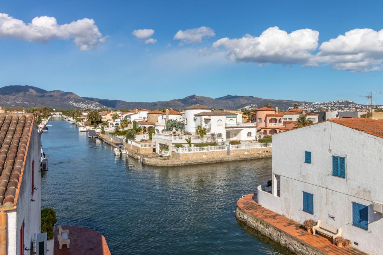 Сasa de vacaciones Goldhome - Currican - Casa Con Amarre, Terraza, Barbacoa, Wifi Ampuriabrava