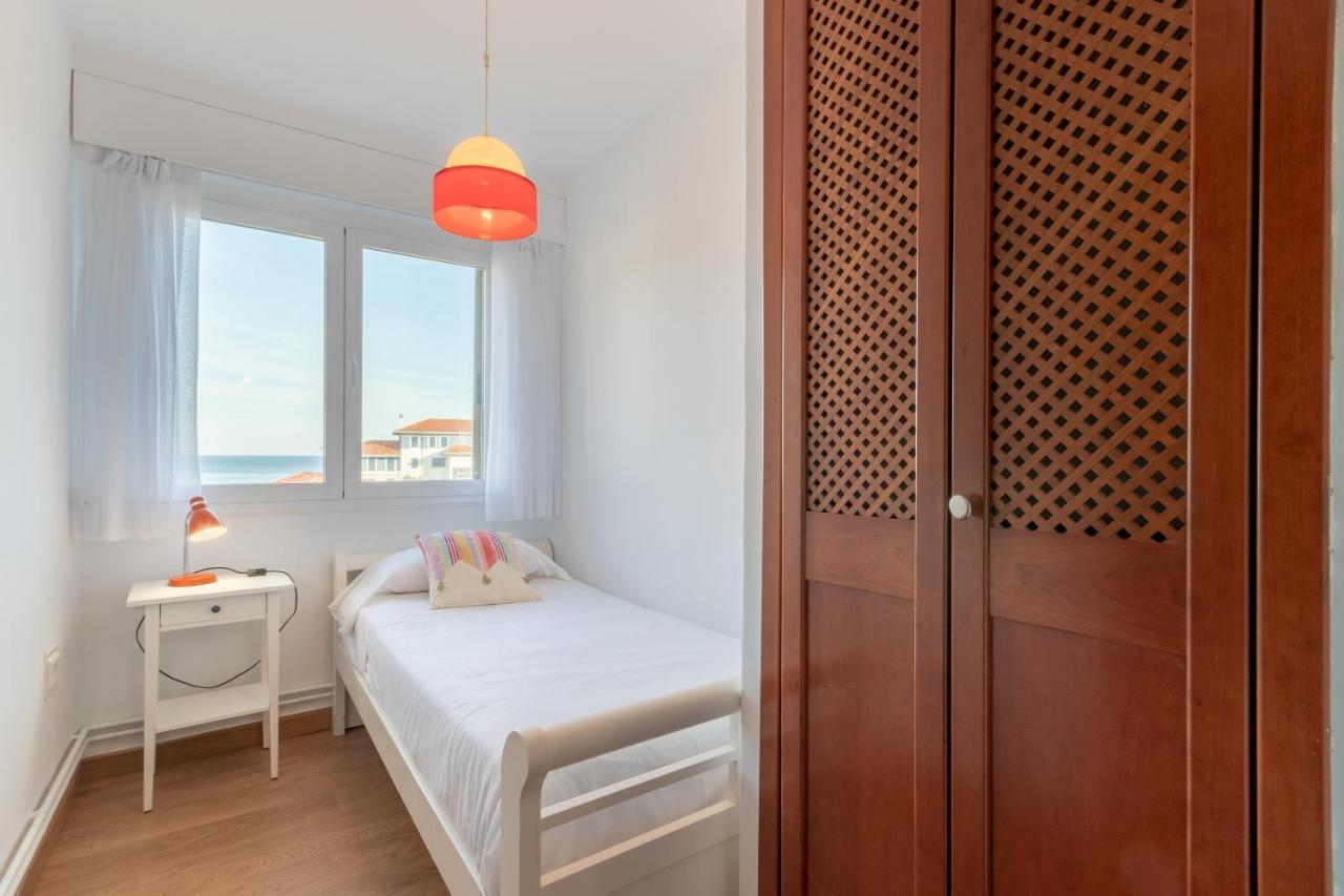 Beach Vii With Parking By Aston Apartment