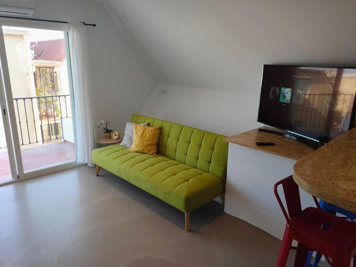 Hexagon By Namaste Elite Apartment