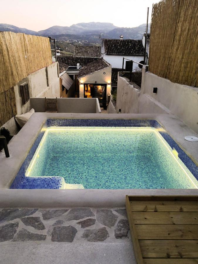 Center With Pool 4*