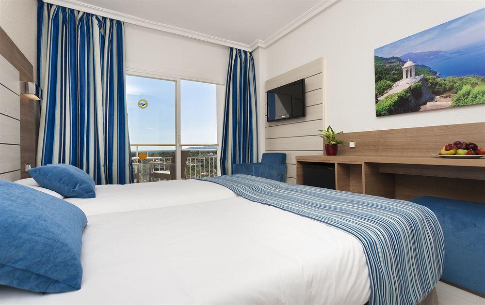 Globales America Hotel 4*