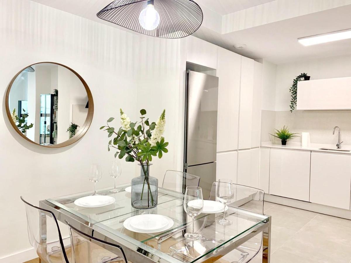 Deluxe Flat W Garage By Wave Holiday home *