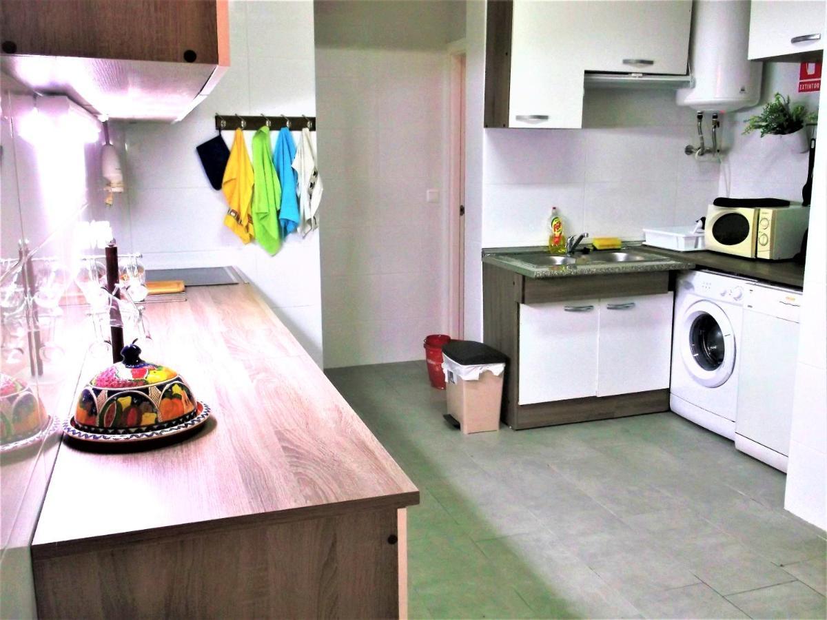 Chalet - Vivienda Planta Baja Cerca De La Playa Para 7 O 8 Pax *