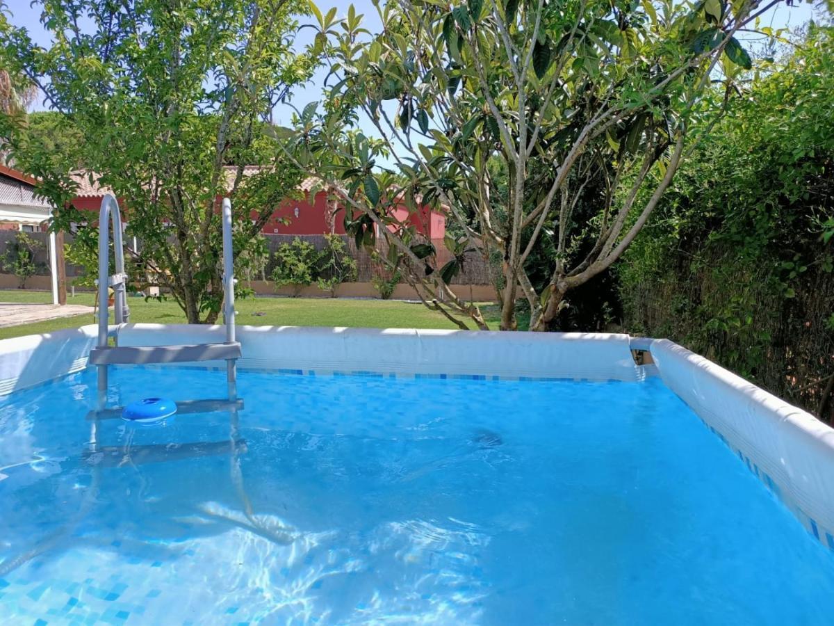 Сasa de vacaciones Ada Con Jardin Y Piscina