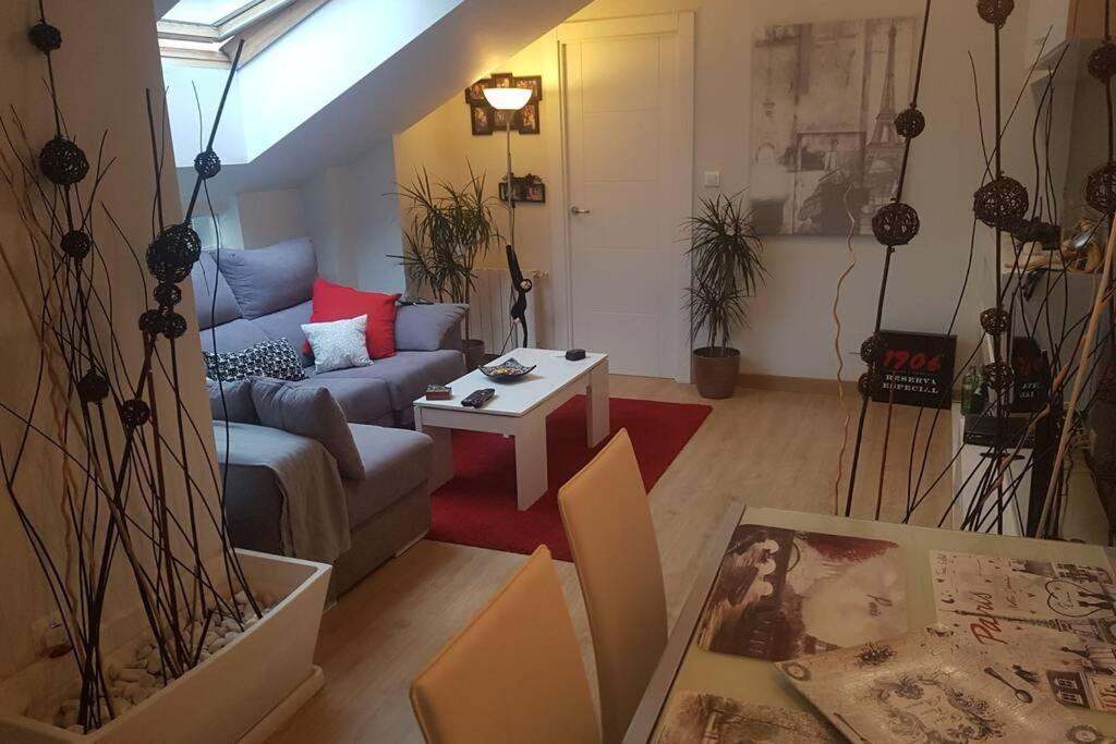 Coqueto ático Con Terraza Apartamento