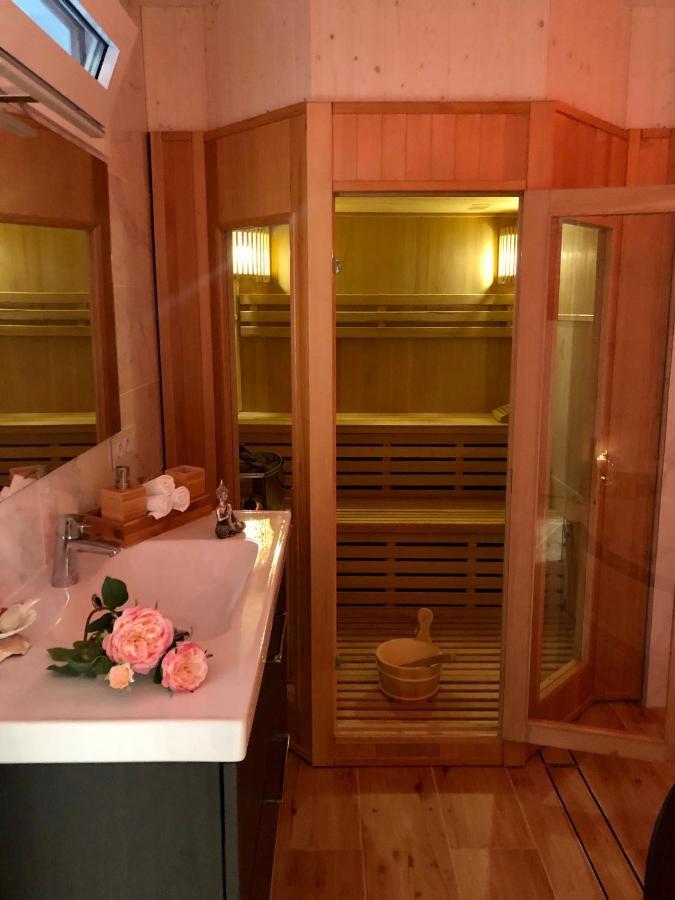 Pintoresca Habitacion, Piscina Climatizado Y Sauna Homestay *