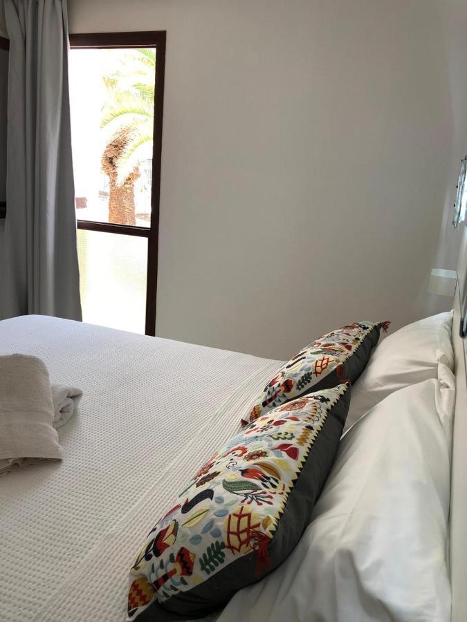 Sunny Near The Beach With Wifi, Balcony And Pool *