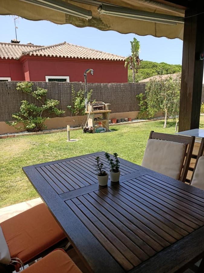Ada Con Jardin Y Piscina Сasa de vacaciones *