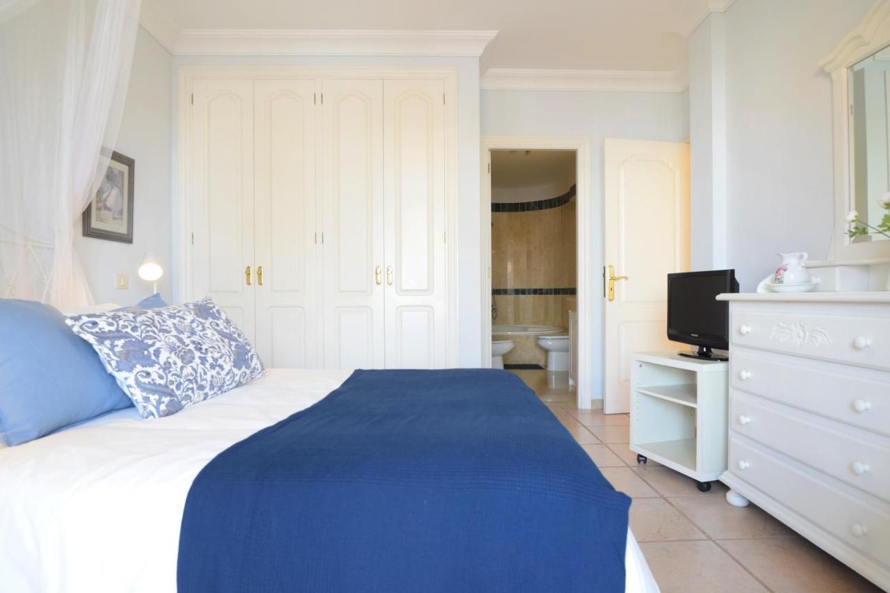 Colonial Apartment