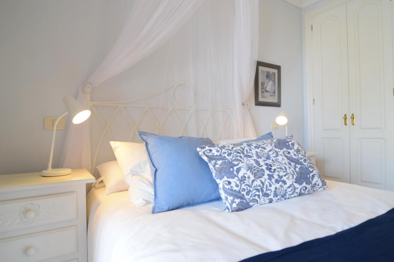 Colonial Apartment *