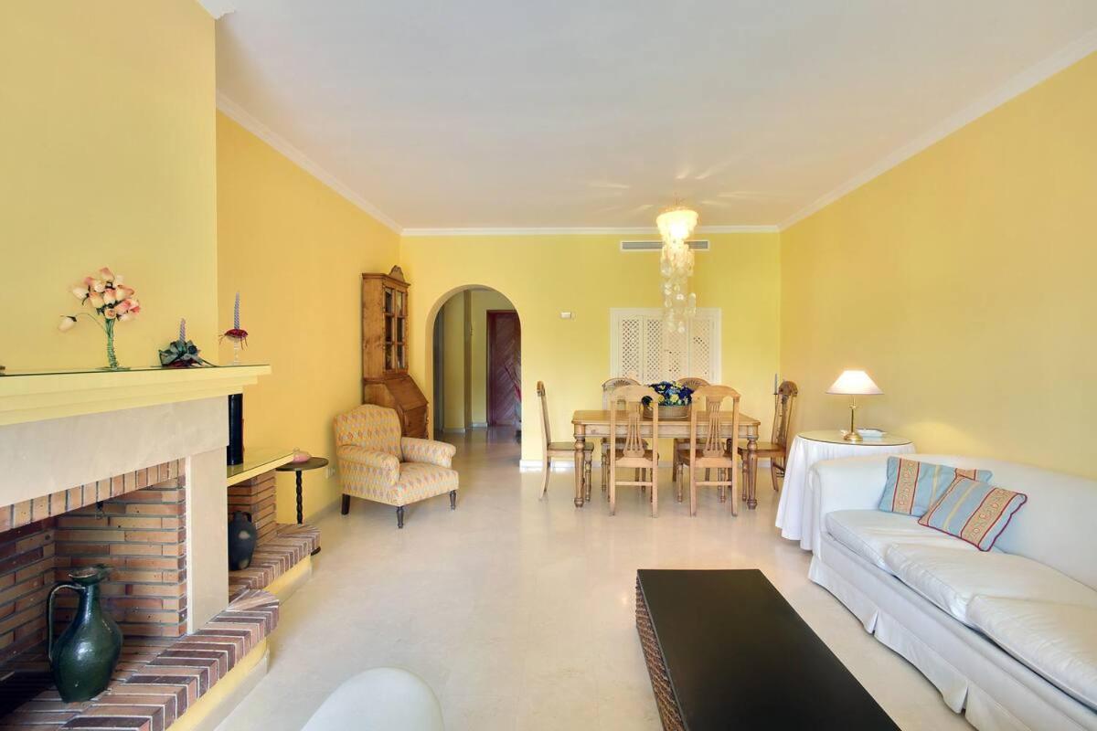 Entre Marbella Y Apartment Estepona