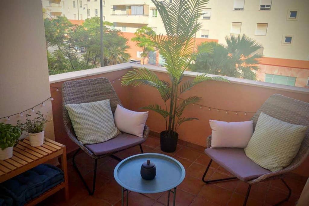 Apartment El Pescadito. Con Piscina In Costa Del Sol *