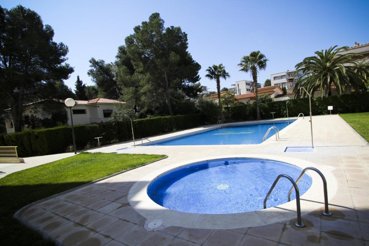 Residencial Aqua - La Pineda Homestay