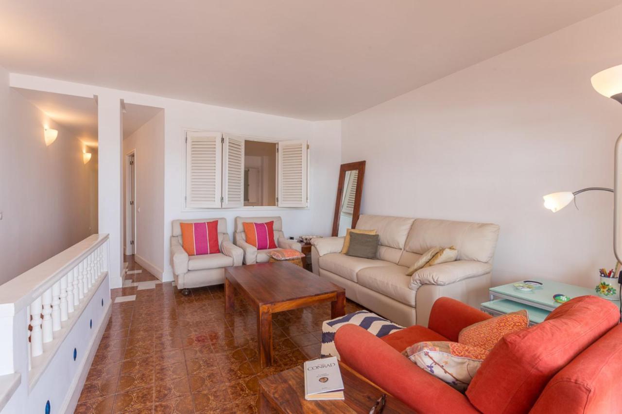 With Terrace On The Beachfront Apartamento Salinetas