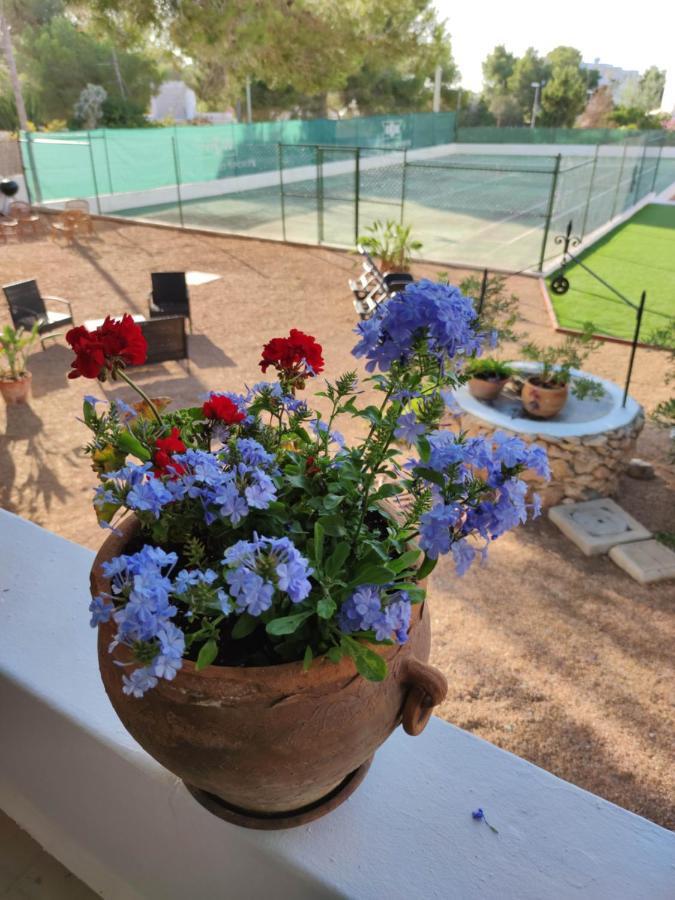 Villa And Tennis