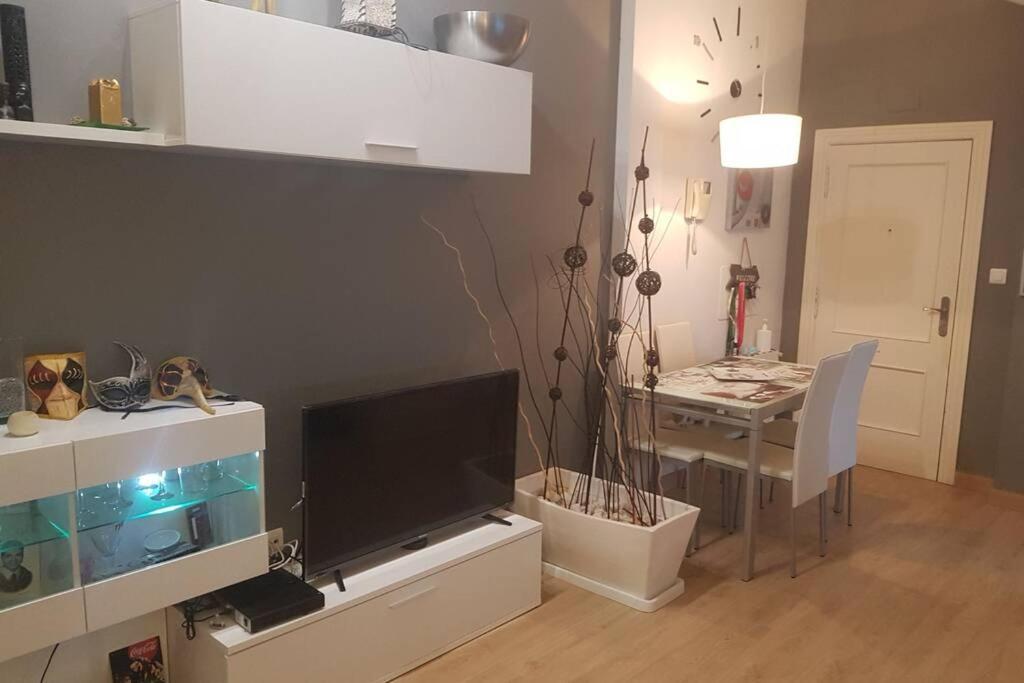 Coqueto ático Con Terraza Apartamento *