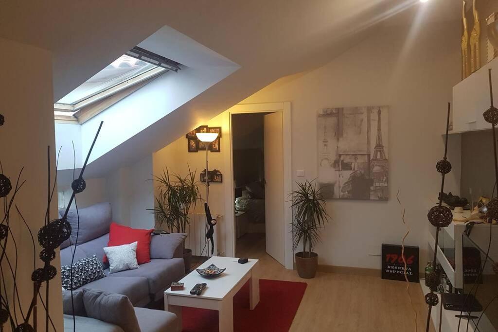 Coqueto ático Con Terraza Apartamento